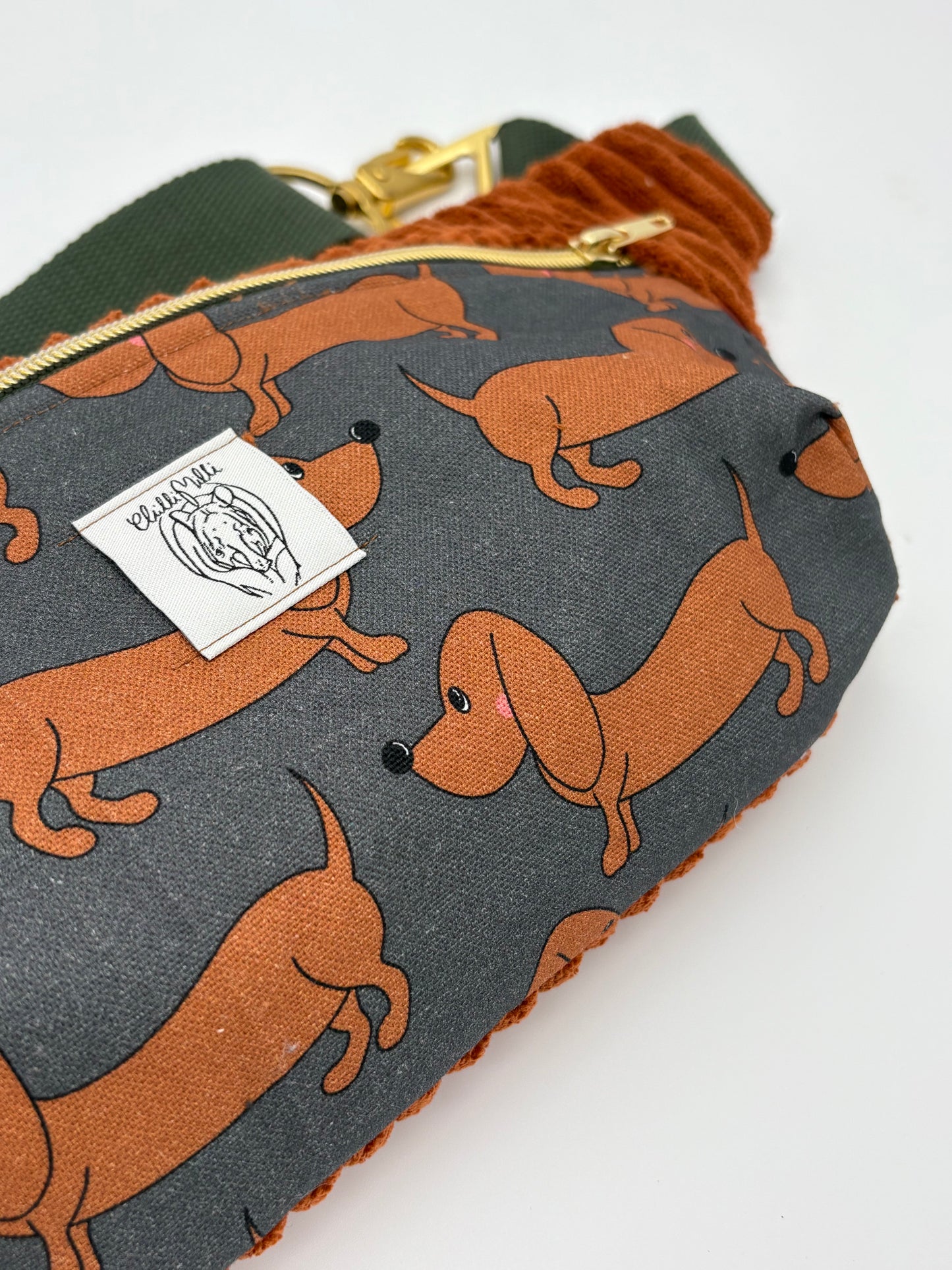 Crossbodybag/ Hipbag- Farbmix - Kuschelcord- Dackel