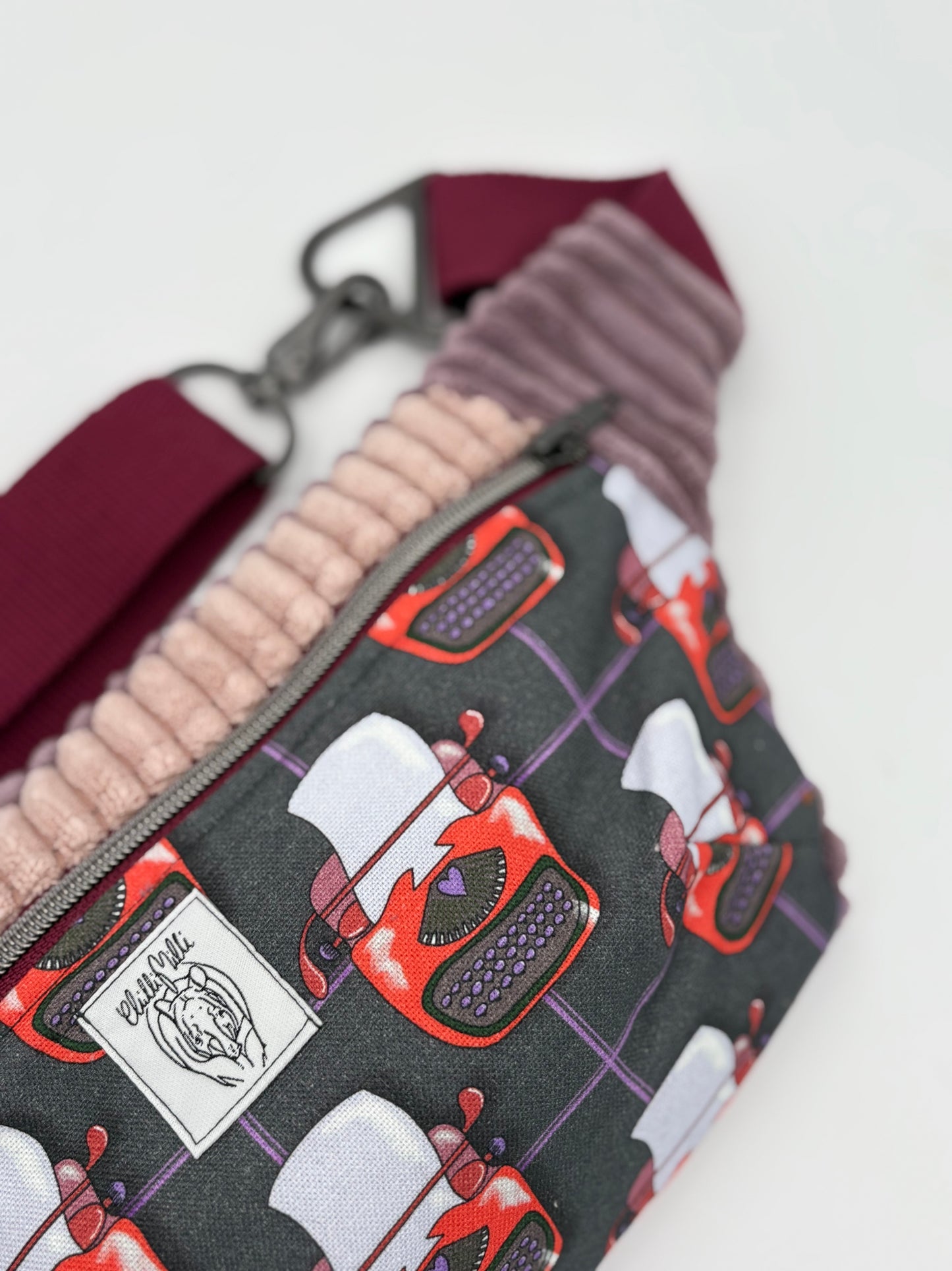 Crossbodybag/ Hipbag- Farbmix - Kuschelcord- Schreibmaschine
