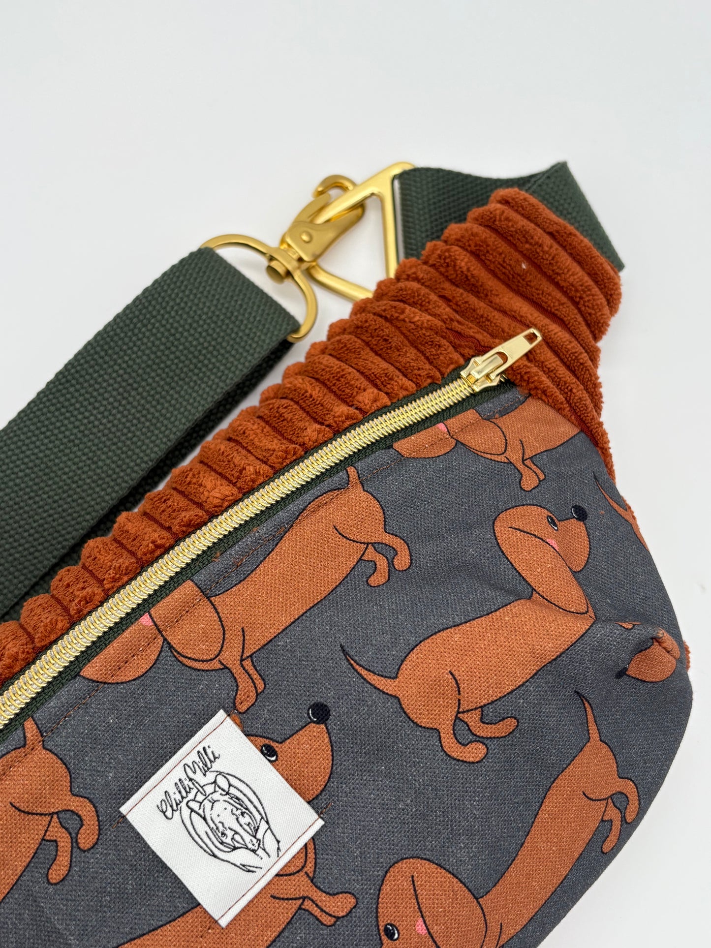 Crossbodybag/ Hipbag- Farbmix - Kuschelcord- Dackel