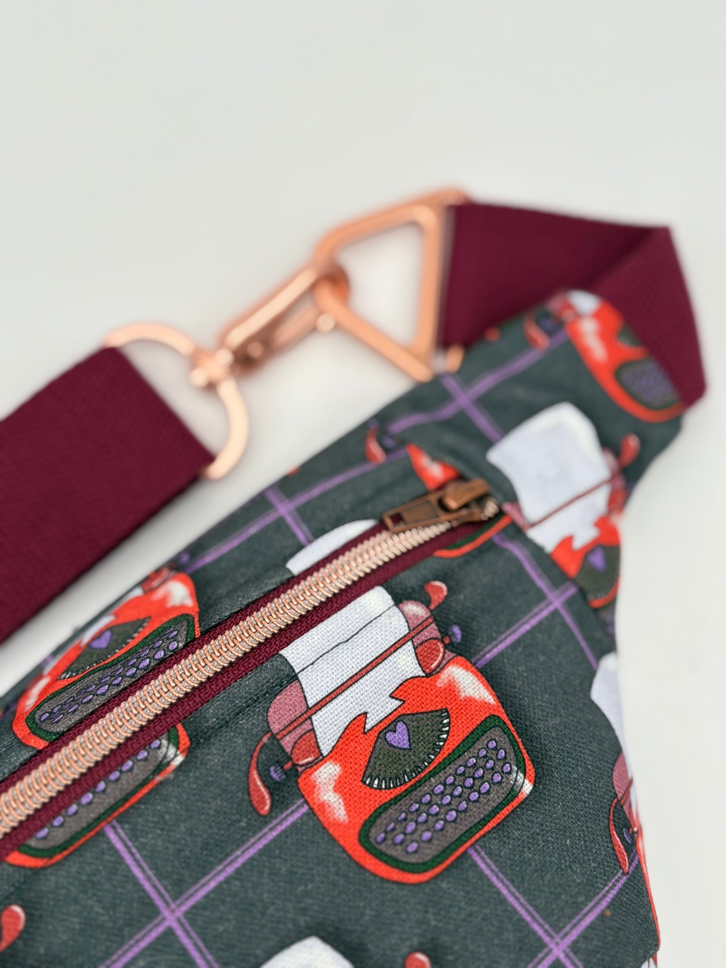 Crossbodybag/ Hipbag- Schreibmaschinen UNIKAT