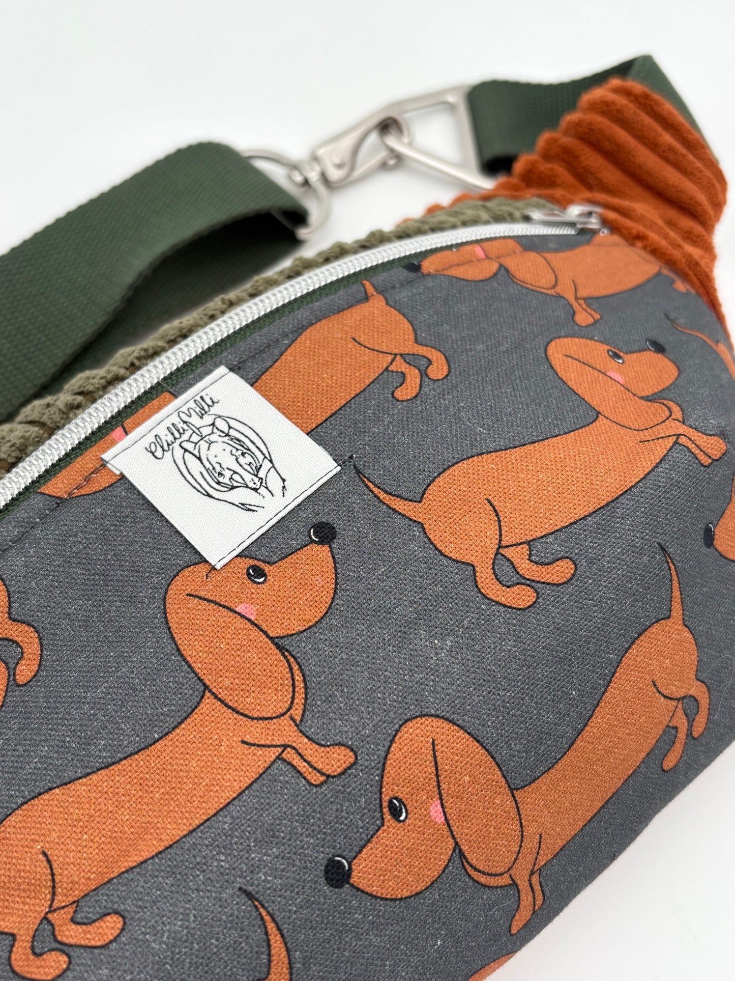 Crossbodybag/ Hipbag II- Farbmix - Kuschelcord- Dackel