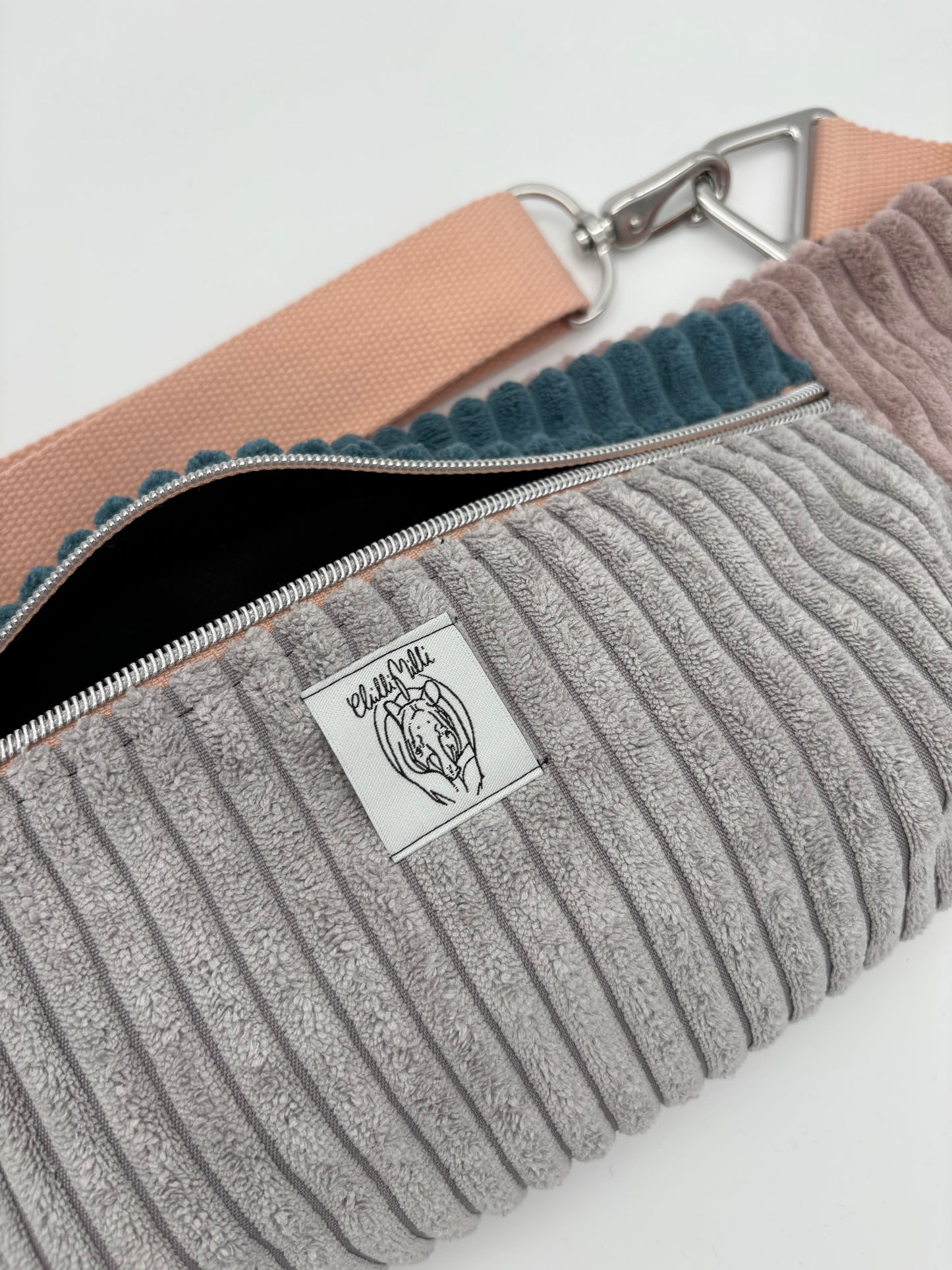 Crossbodybag/ Hipbag- Farbmix - Winter Kuschelcord