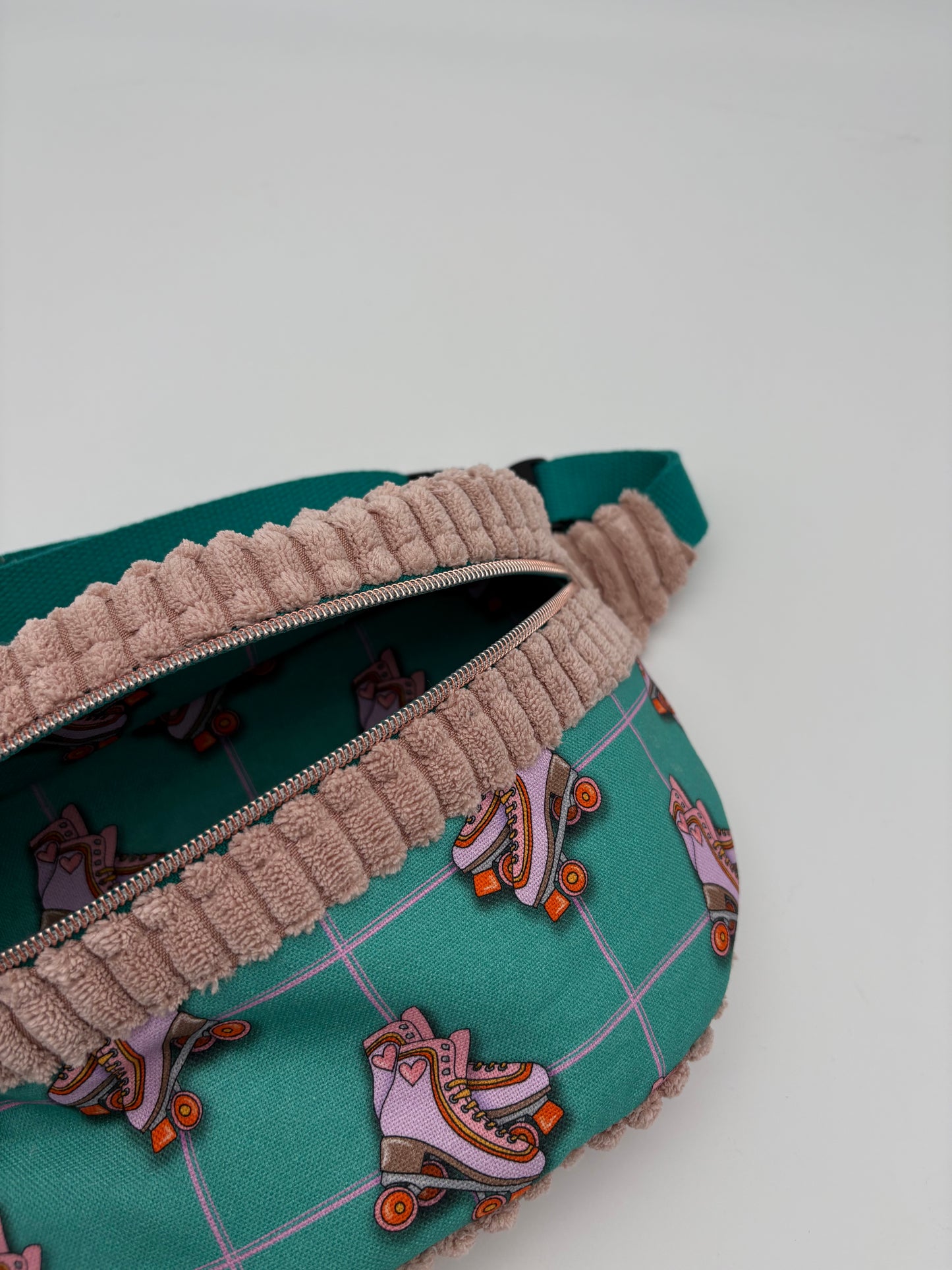 Hipbag- Retro Rollschuhe II