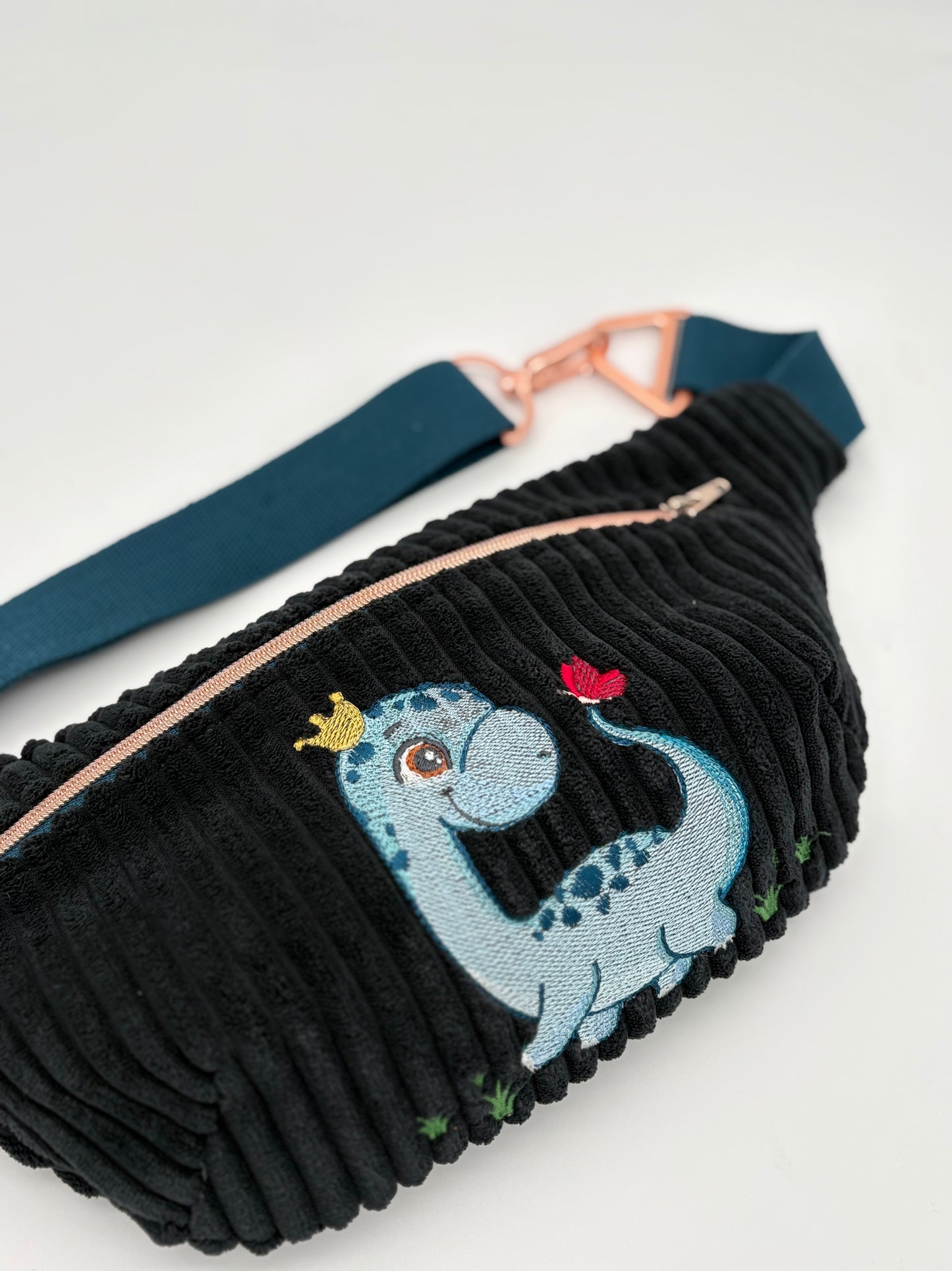 Crossbodybag/ Hipbag- Dino, Sticken, Saurier, Schmetterling, cord