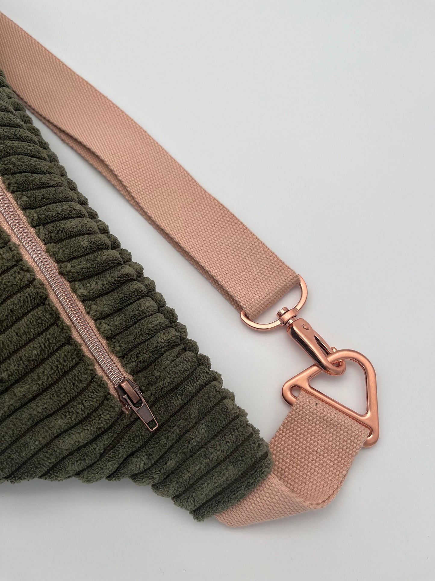 Crossbodybag/ Hipbag- Tanne Kuschelcord