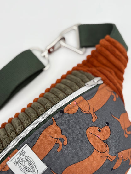 Crossbodybag/ Hipbag II- Farbmix - Kuschelcord- Dackel