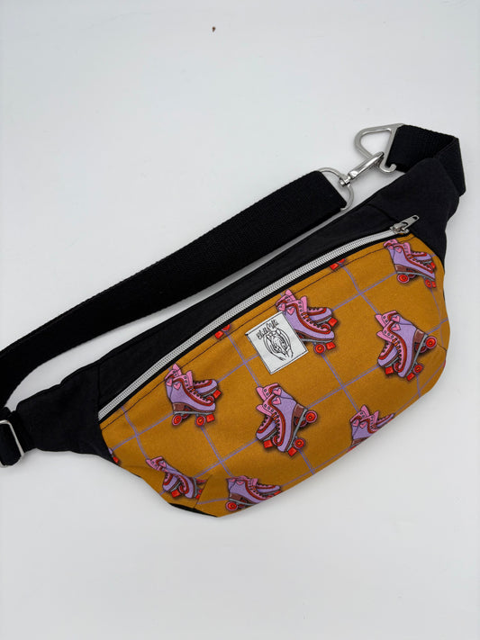 Crossbodybag/ Hipbag- Farbmix Rollschuhe