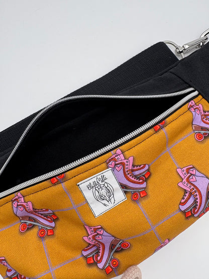 Crossbodybag/ Hipbag- Farbmix Rollschuhe