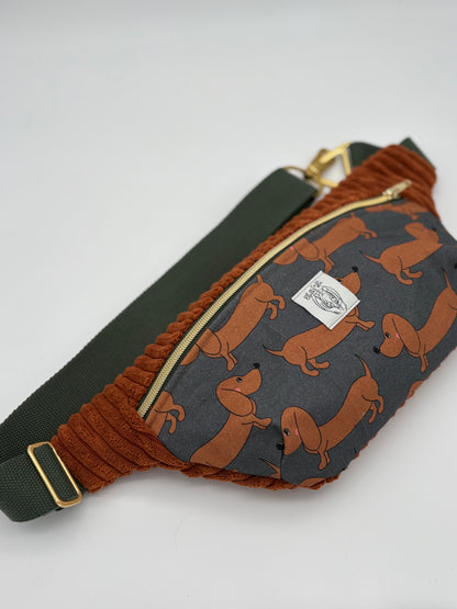 Crossbodybag/ Hipbag- Farbmix - Kuschelcord- Dackel
