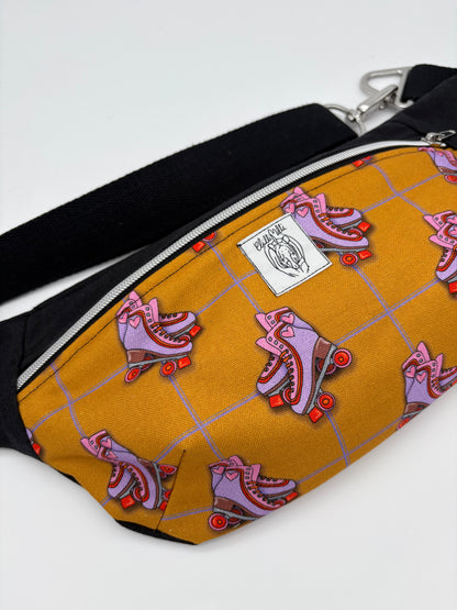 Crossbodybag/ Hipbag- Farbmix Rollschuhe