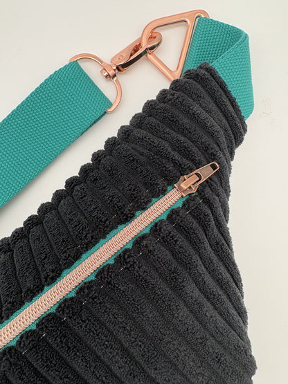 Crossbodybag/ Hipbag- Schwarz Kuschelcord