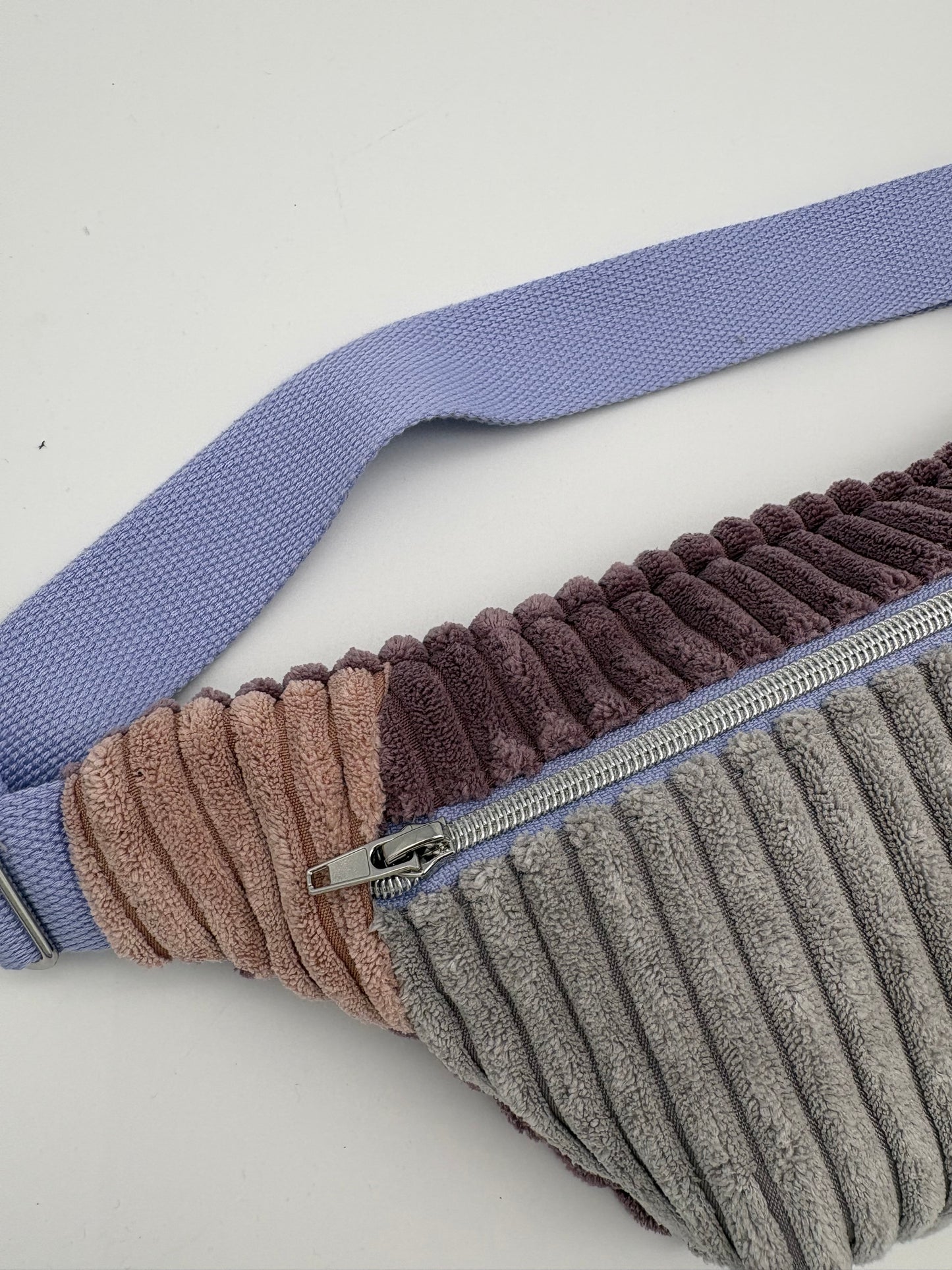 Crossbodybag/ Hipbag- Farbmix -Winter Kuschelcord