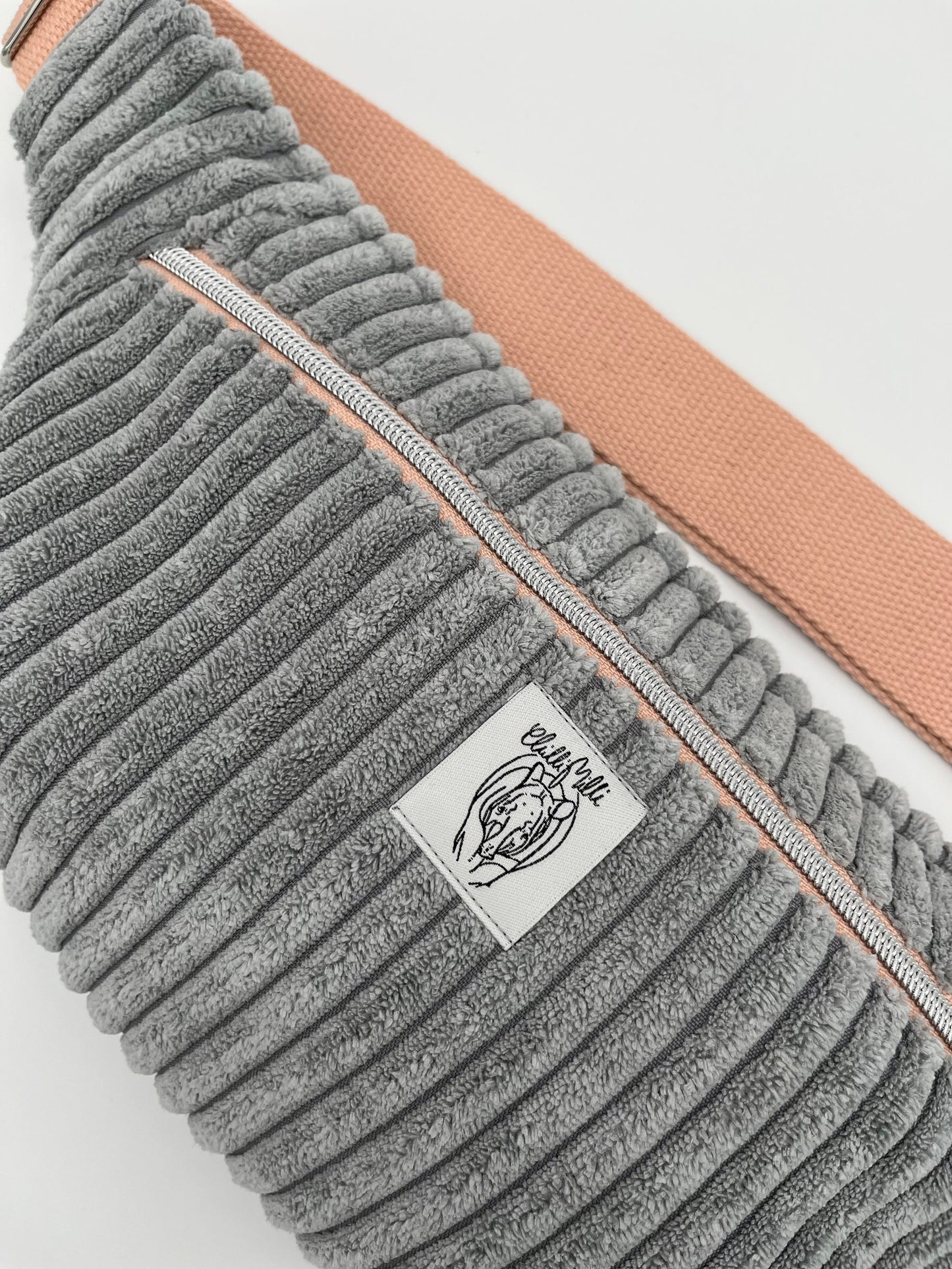 Crossbodybag/ Hipbag- Grau Kuschelcord