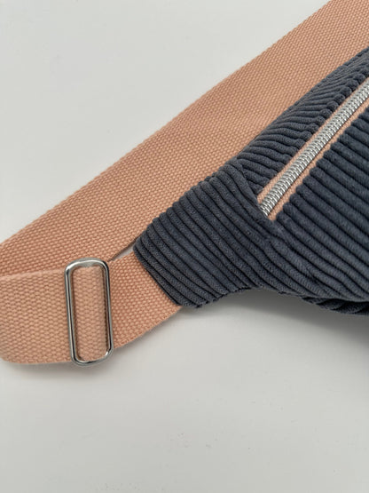 Crossbodybag/ Hipbag- mausgrau cord