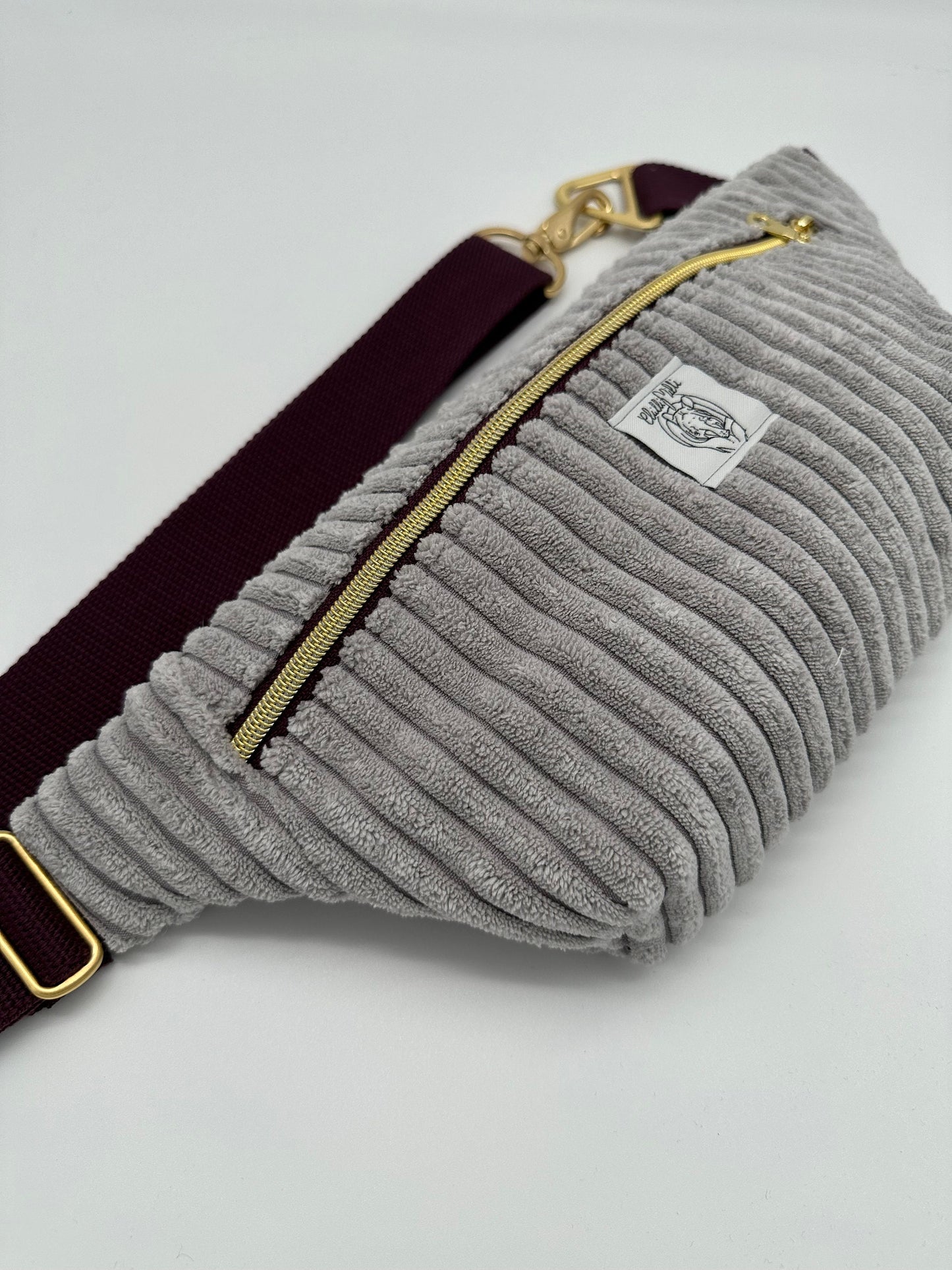 Crossbodybag/ Hipbag- Grau, Hellgrau, Dunkle Beere