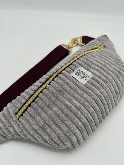 Crossbodybag/ Hipbag- Grau, Hellgrau, Dunkle Beere